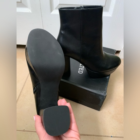 Steve Madden Grate Black Leather Booties - Picture 6 of 6